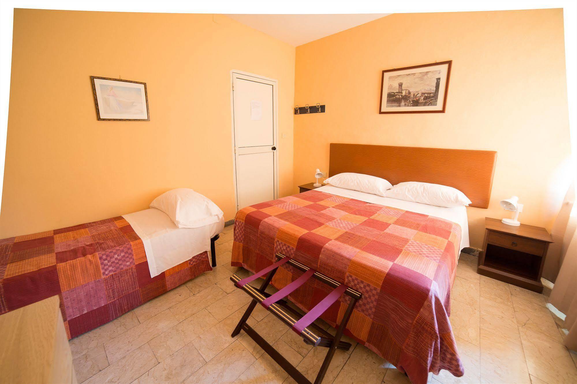 Hotel Le Rose تيفولي تيرمي المظهر الخارجي الصورة